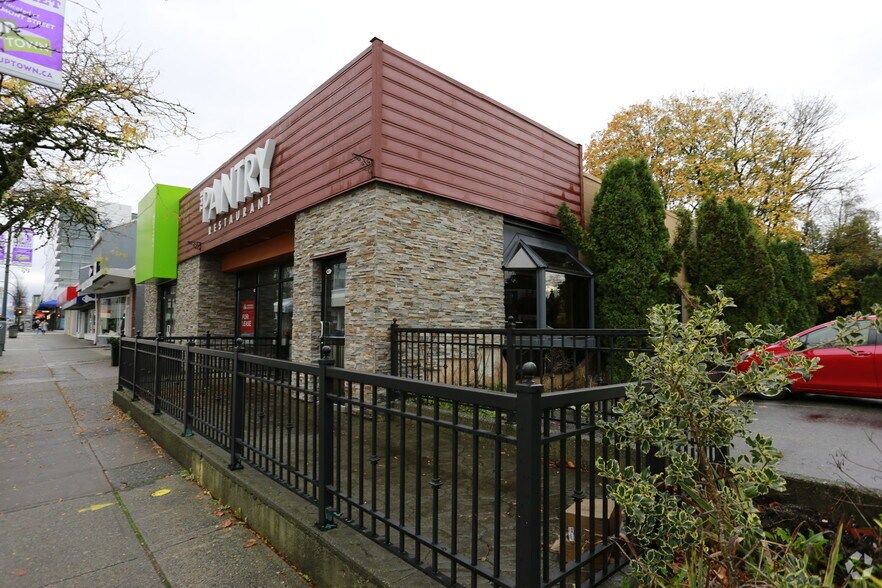 More Photos Of 425 6th St, New Westminster Restaurant For Sale