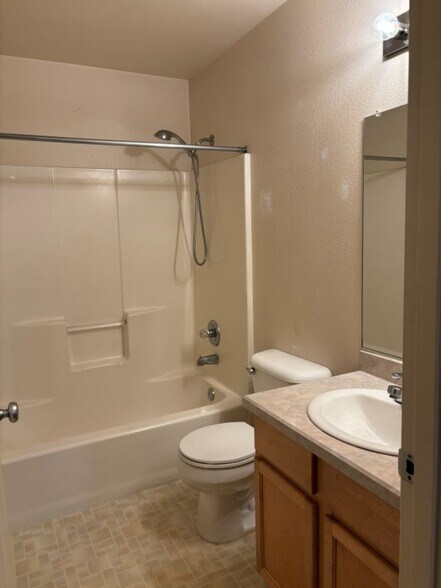 More Photos Of 1129 SW Gaines St, Portland Apartments For Sale