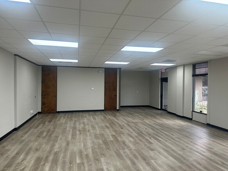 More Photos Of 6326 Rucker Rd, Indianapolis Medical For Lease