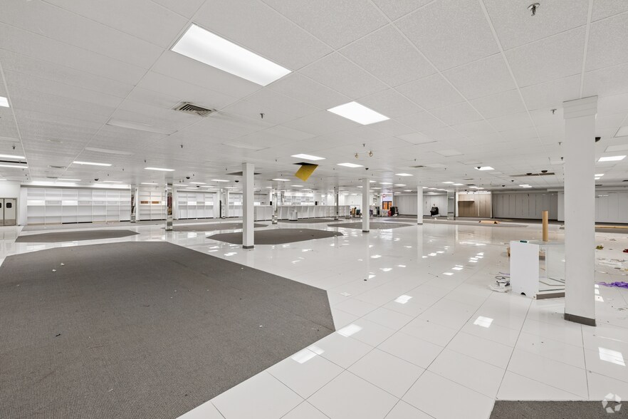 More Photos Of 4600 S Medford Dr, Lufkin General Retail For Sale