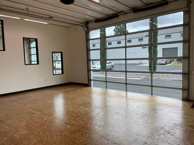 More Photos Of 3185-3189 Pullman St, Costa Mesa Office For Sale