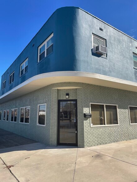 More Photos Of 100 E Broad St, Palmyra Storefront Retail Residential For Lease