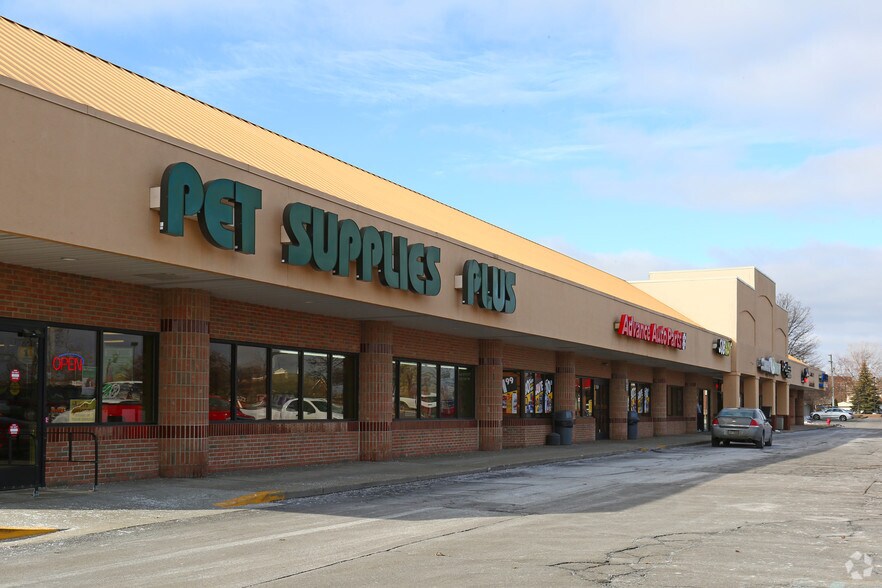 More Photos Of 43665-43729 Ford Rd, Canton Freestanding For Lease