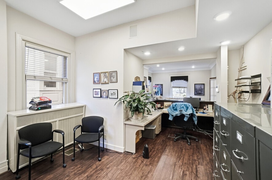 More Photos Of 2406 Auburn Ave, Cincinnati Office Residential For Sale