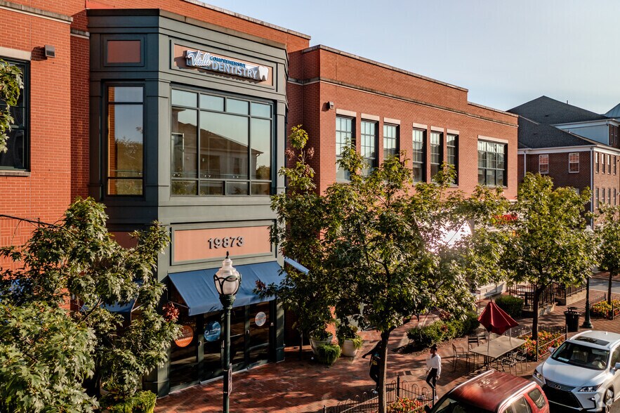 More Photos Of 19873 Century Blvd, Germantown Storefront Retail Office For Lease