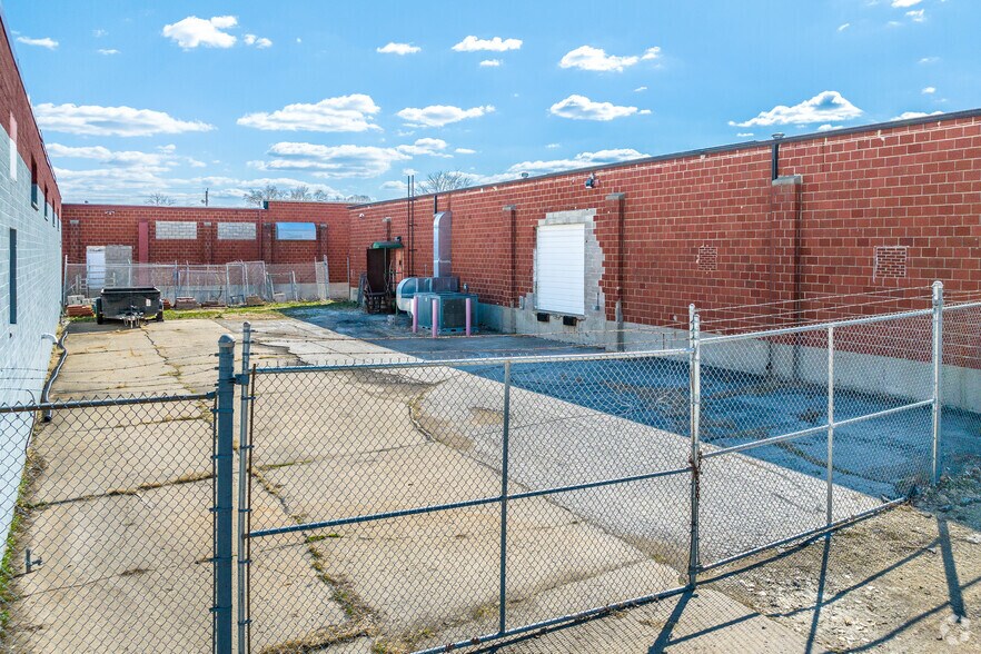 More Photos Of 96-98 Jefferson Ave, Des Moines Warehouse For Lease