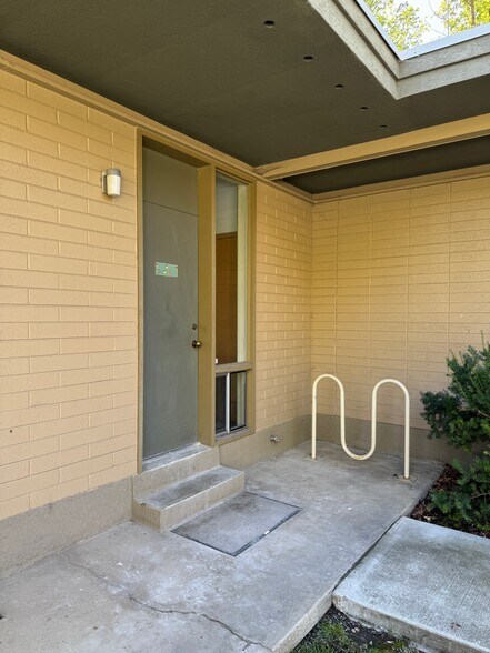 More Photos Of 167 E 200 N, Logan Medical For Lease