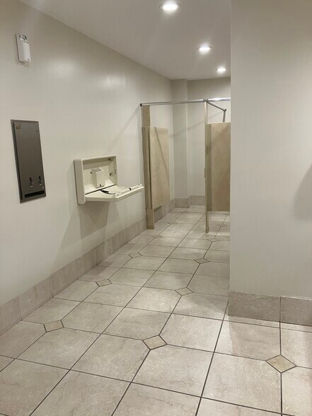 More Photos Of 12701 S John Young Pky, Orlando Unknown For Lease