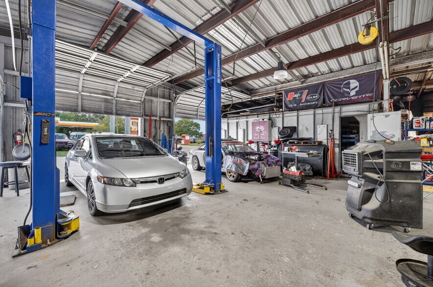 More Photos Of 800-806 W Sr 434, Longwood Auto Repair For Sale