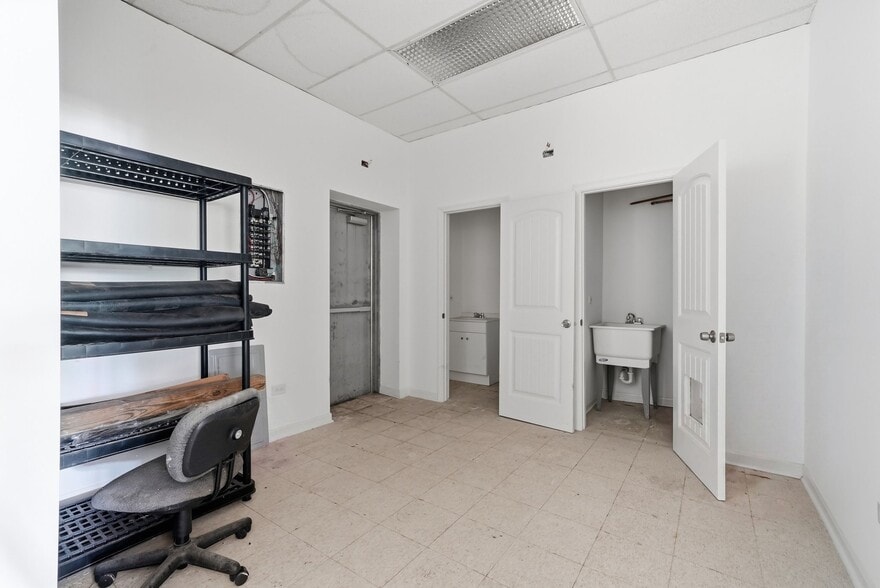 More Photos Of 7100 Morgan St, Chicago Storefront For Sale