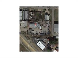More Photos Of 715 Dallas Dr, Denton Flex For Sale