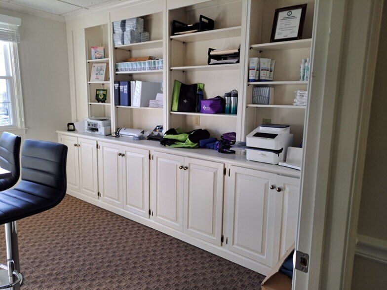 More Photos Of 1600 Scottsville Rd, Bowling Green Office For Lease