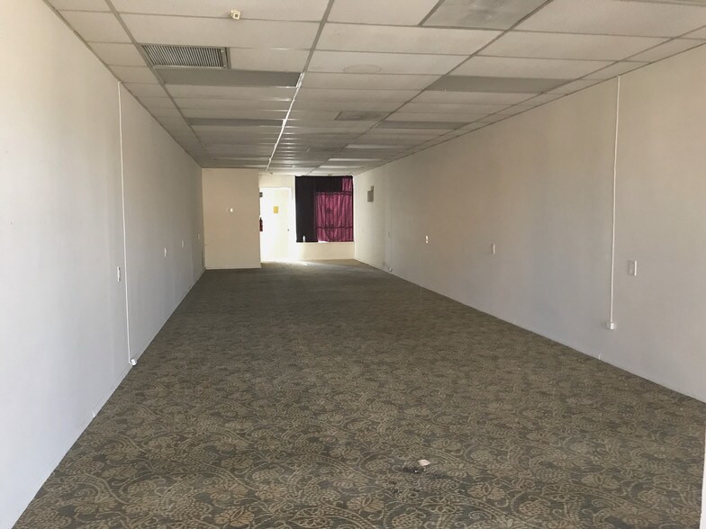 More Photos Of 117-123 N San Gabriel Blvd, San Gabriel Storefront For Lease
