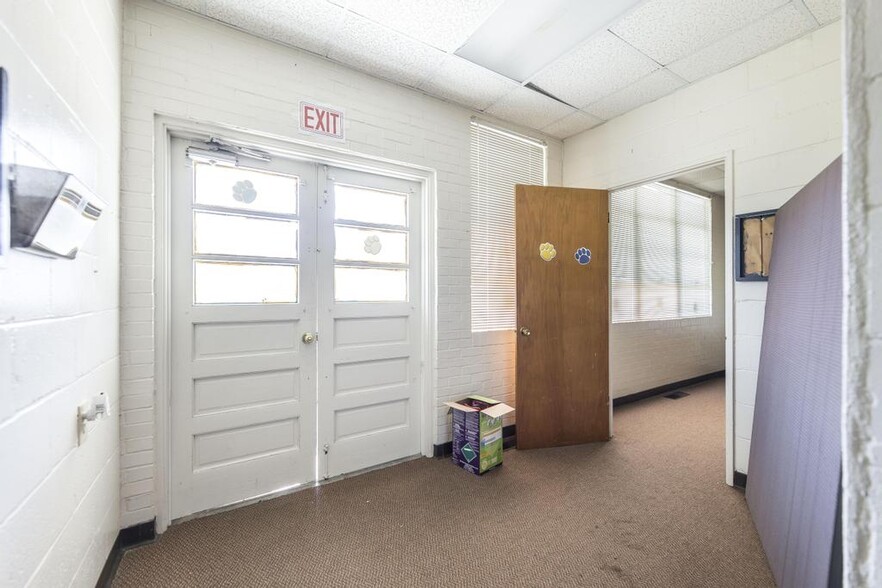 More Photos Of 2270 Shurling Dr, Macon-Bibb Religious Facility For Sale