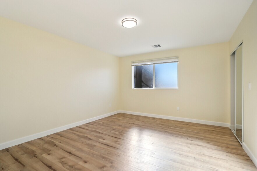 More Photos Of 16428 Halsted St, North Hills Multifamily For Sale