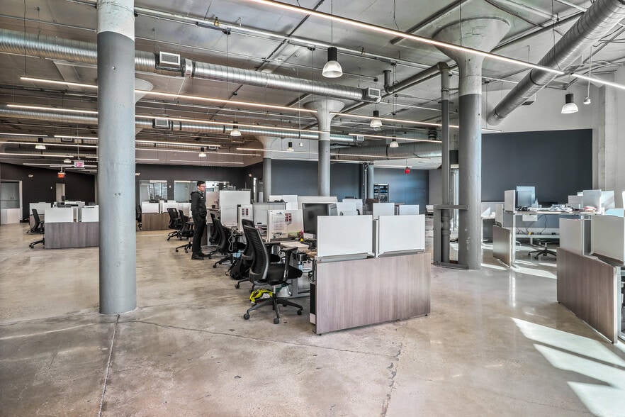 More Photos Of 705 Edgewood St NE, Washington Flex For Lease