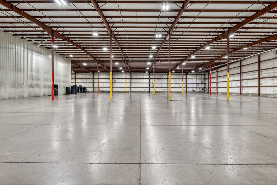 More Photos Of 1500 Dismuke Dr, Farmington Distribution For Sale