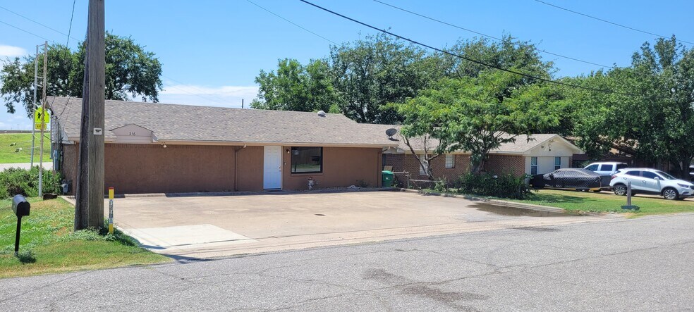 More Photos Of 216 Texas St, Cedar Hill Office For Lease