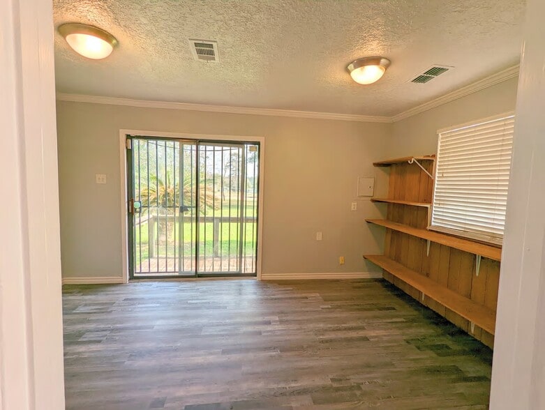 More Photos Of 17600 Fm 1488 Rd, Magnolia Office For Sale