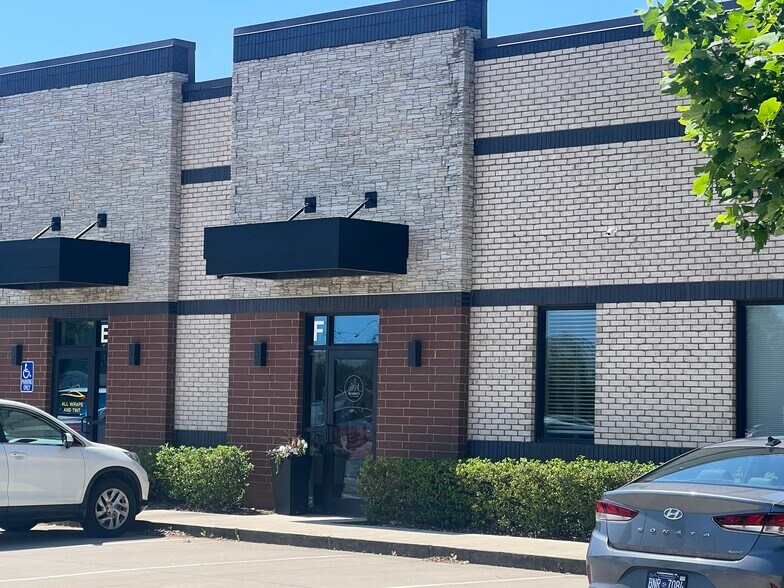 More Photos Of 319 Hickerson Dr, Murfreesboro Light Distribution For Lease