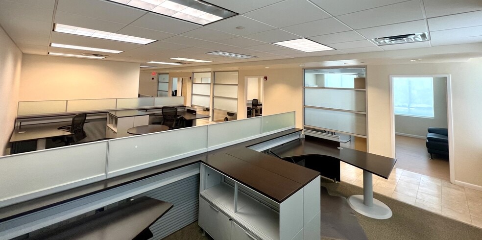 More Photos Of 3363 NE 163rd St, North Miami Beach Medical For Sale