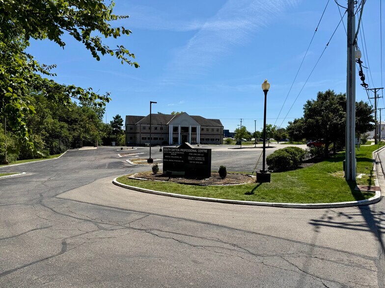 More Photos Of 2591 Miamisburg-Centerville Rd, Dayton Medical For Sale