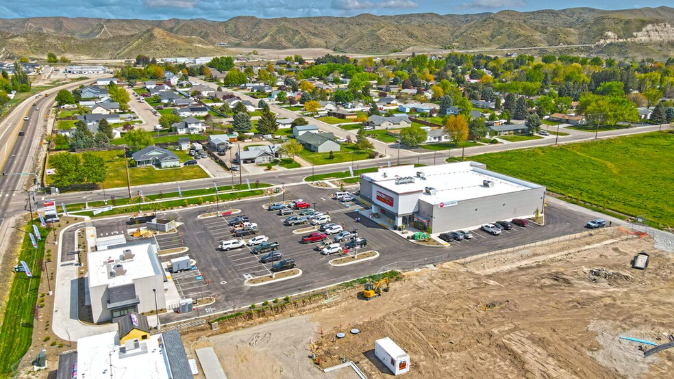 More Photos Of 2175 S Sub Station Rd, Emmett Supermarket For Sale