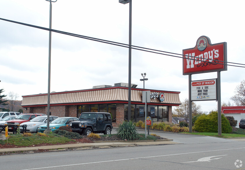 Primary Photo Of 3164 Leechburg Rd, New Kensington Fast Food For Lease