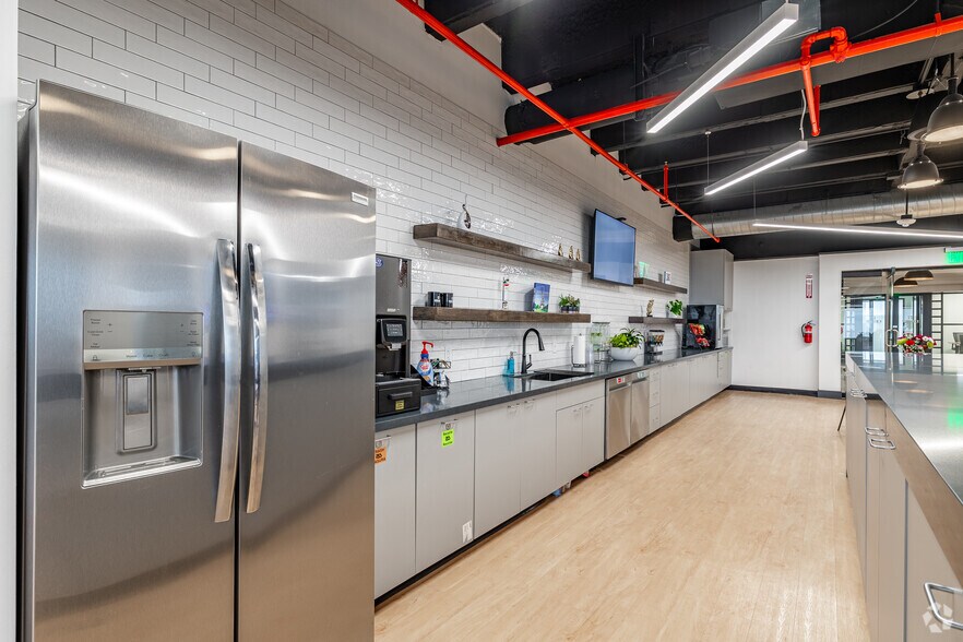 More Photos Of 7550 W Interstate 10, San Antonio Coworking Space