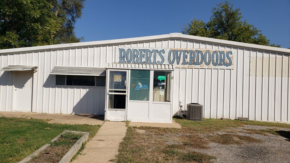 More Photos Of 6060-6104 S Southeast blvd, Derby Industrial For Sale