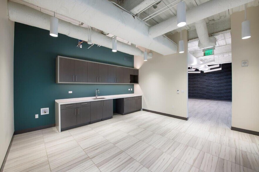 More Photos Of 201 E Kennedy Blvd, Tampa Office For Lease