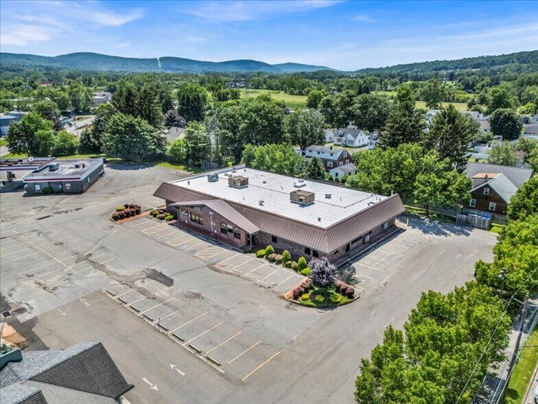 More Photos Of 201 Oakdale Rd, Johnson City General Retail For Sale