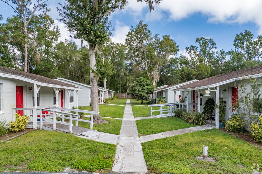 More Photos Of 460 Hale Ave, Brooksville Apartments For Sale