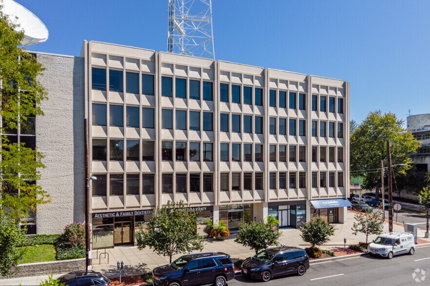 More Photos Of 5101 Wisconsin Ave NW, Washington Office For Lease