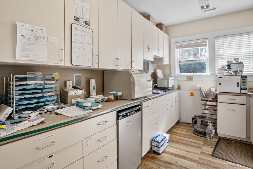 More Photos Of 614 S Main St, Blacksburg Medical For Sale