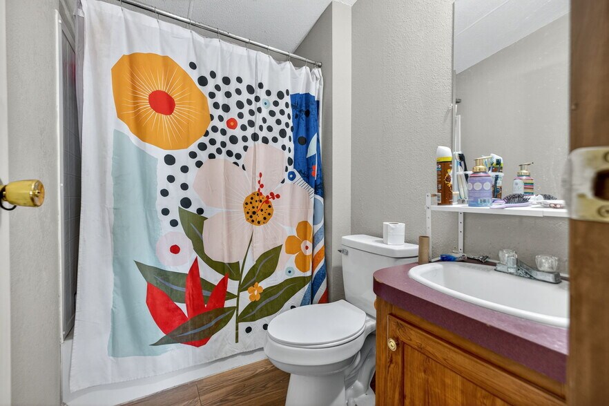 More Photos Of 11010 W Joan Dr, Odessa Warehouse For Lease