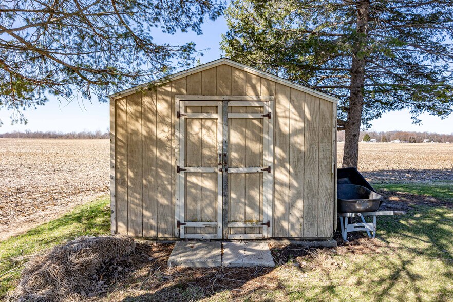 More Photos Of 8724 US Highway 68 N, West Liberty General Retail For Sale