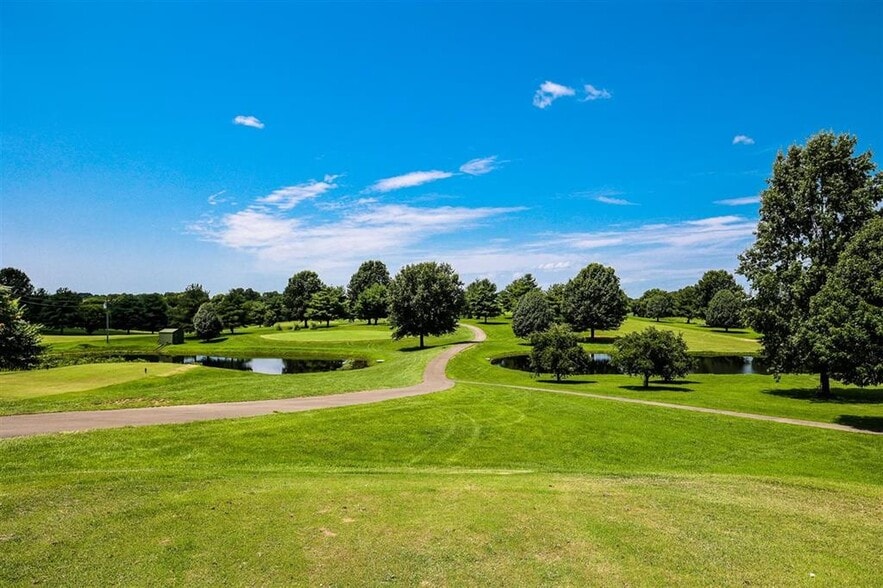 More Photos Of 6198 Randolph Summer Shade Rd, Summer Shade Sports And Entertainment For Sale