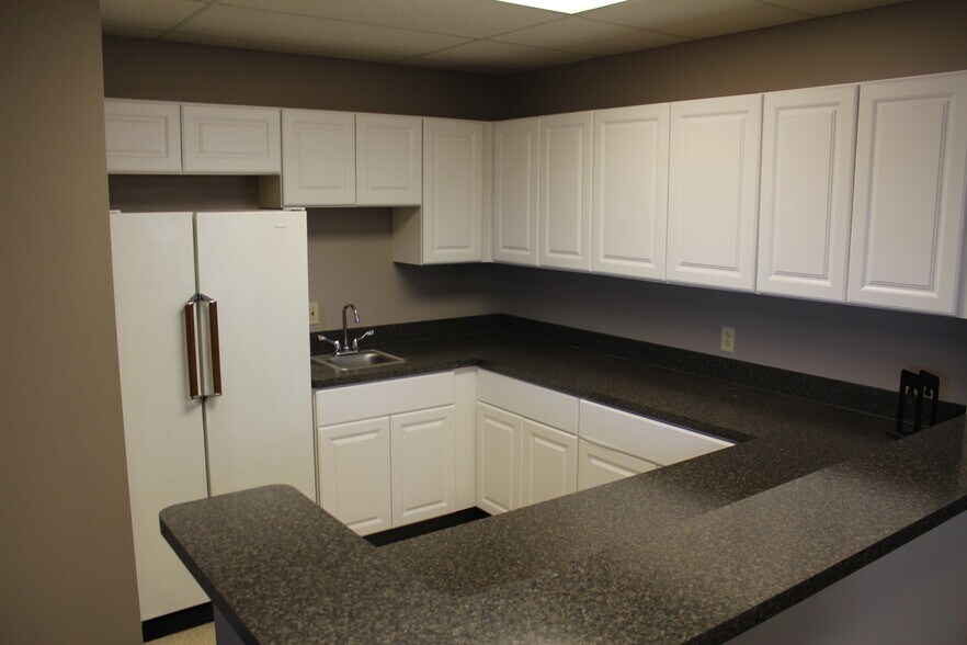 More Photos Of 3701 N St. Peters Pky, Saint Peters Office For Sale