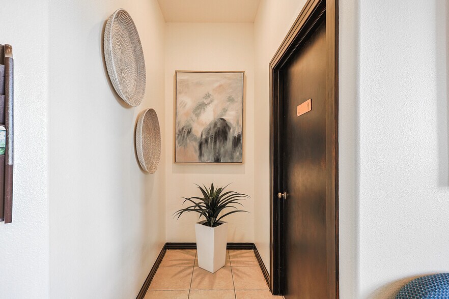 More Photos Of 2001 W Nolana Ave, McAllen Office For Lease