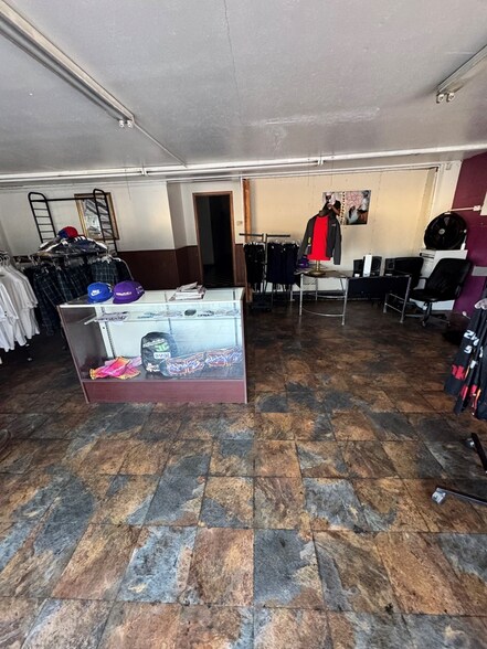 More Photos Of 815 N 3rd St, Lufkin Storefront Retail Office For Sale
