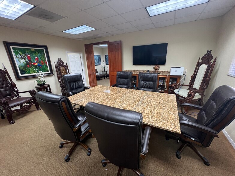 More Photos Of 4505 Town N Country Blvd, Tampa Office For Sale