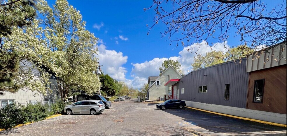 More Photos Of 711 NW 3rd St, Corvallis Research And Development For Lease