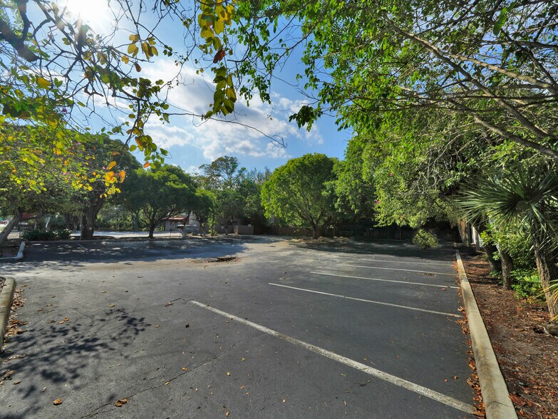 More Photos Of 2777 W Hillsboro Blvd, Deerfield Beach Freestanding For Lease
