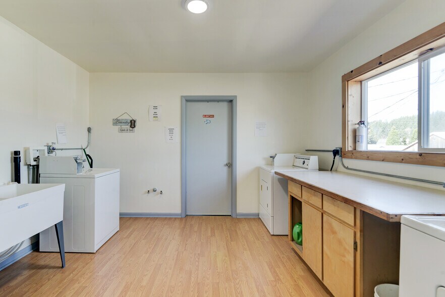 More Photos Of 112 East State St, Mossyrock Storefront Retail Residential For Sale