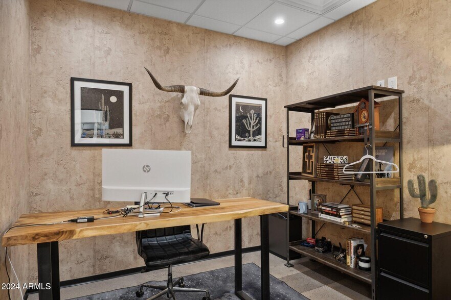 More Photos Of 14201 N Hayden Rd, Scottsdale Showroom For Sale