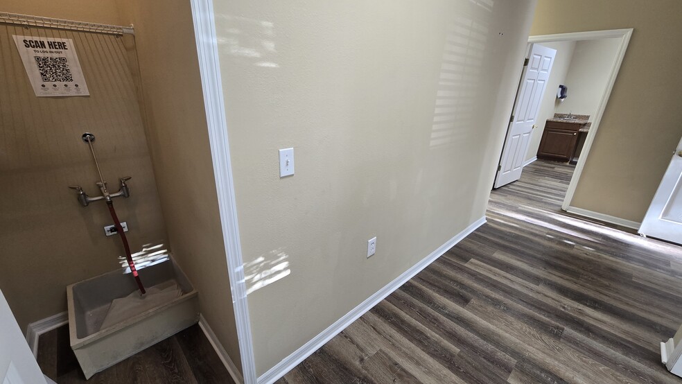 More Photos Of 2649 Windguard Cir, Zephyrhills Medical For Lease