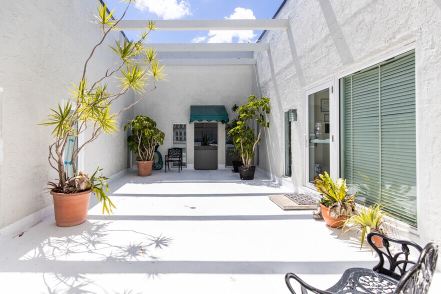 More Photos Of 250 Catalonia Ave, Coral Gables Office For Lease
