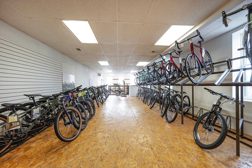 More Photos Of 126 W Main St, Plainfield Storefront For Sale