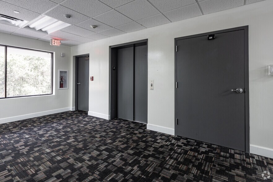 More Photos Of 5642-5652 Meadowlane St, New Port Richey Office For Sale